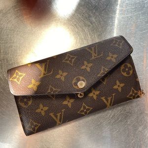 Louis Vuitton Sarah Envelope Wallet